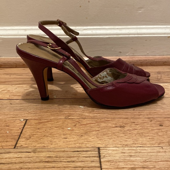 Vintage Leather Open Toe Heels - Picture 2 of 3